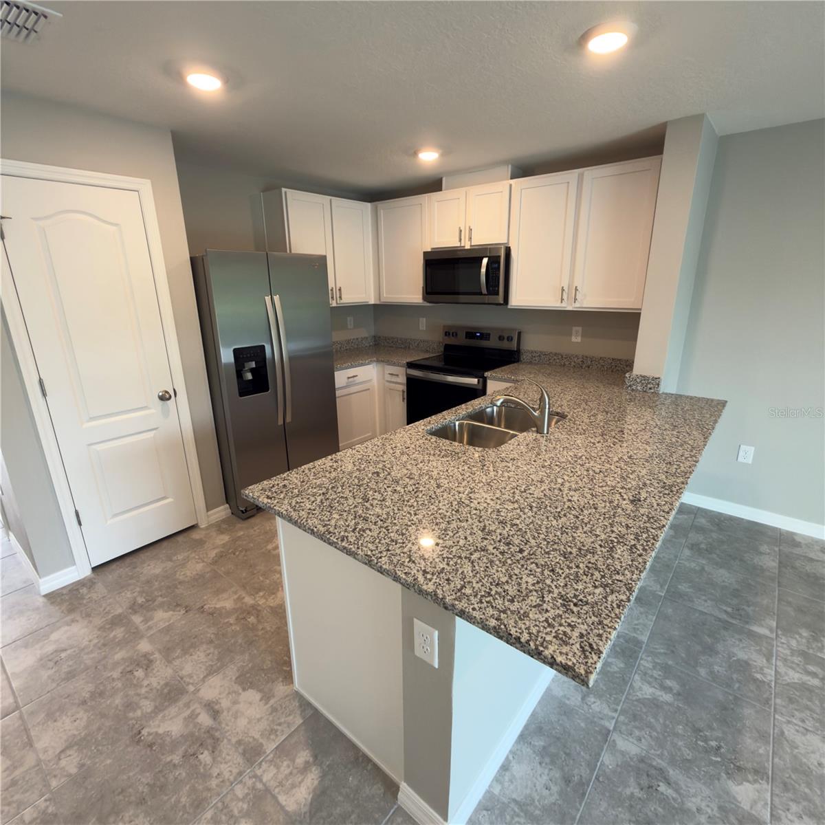 542 ZINFANDEL DR, DAYTONA BEACH, FL, 32117