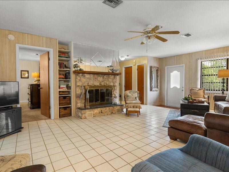 230 S LAKE STARR BLVD, LAKE WALES, FL, 33898