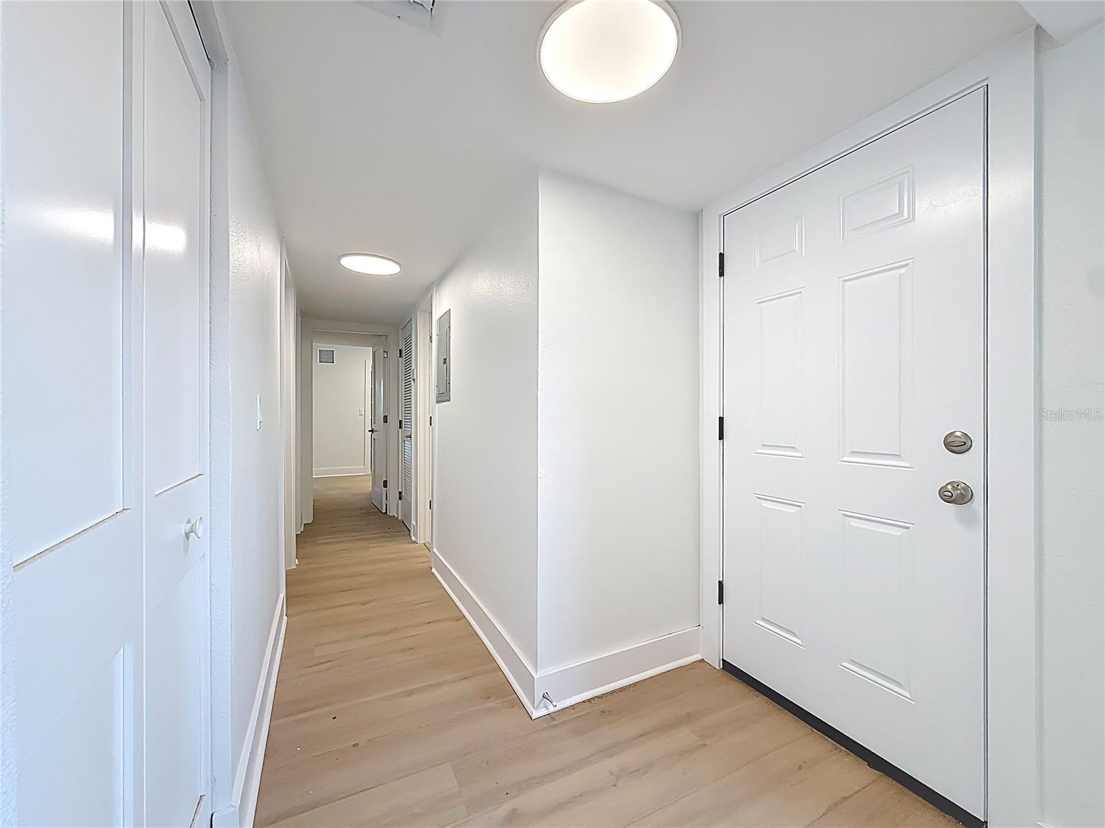 200 COUNTRY CLUB DR #1301, LARGO, FL, 33771