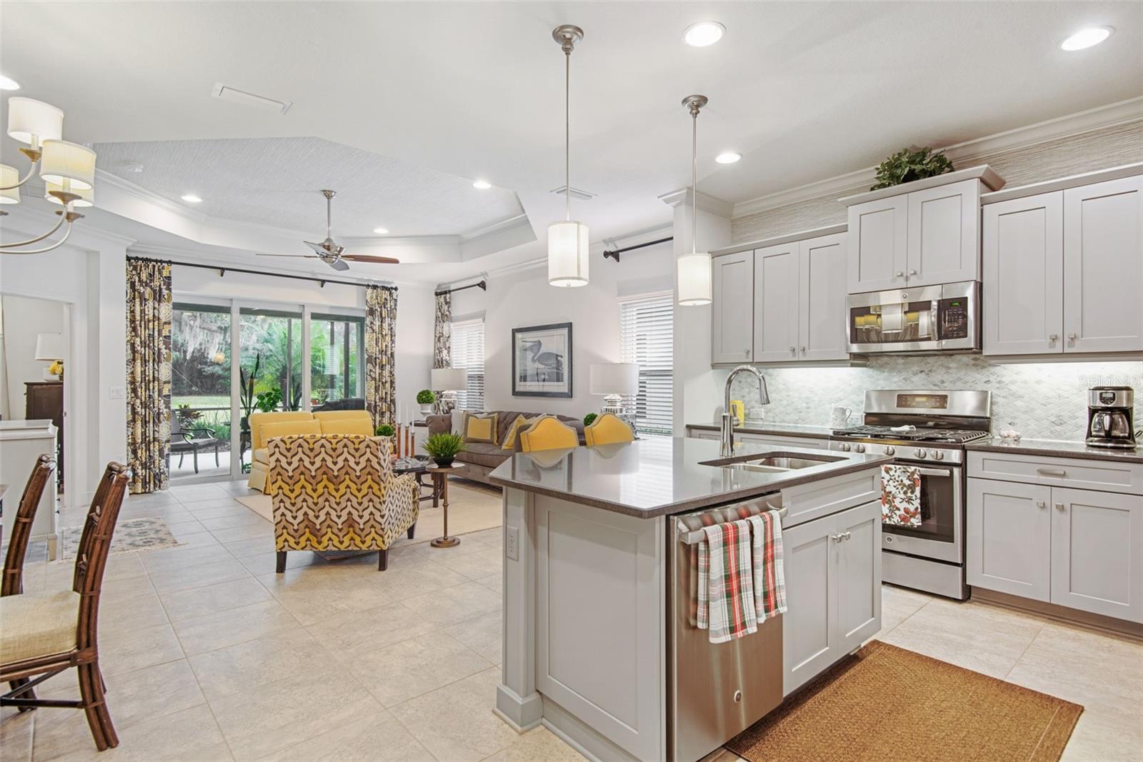 13625 CIRCA CROSSING DR, LITHIA, FL, 33547