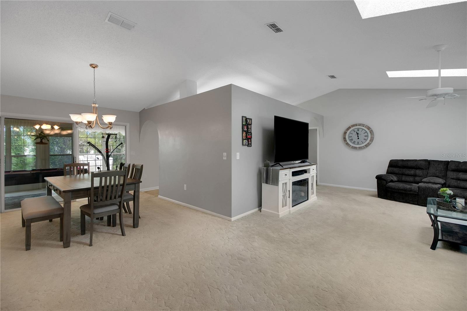 335 RIVER GLASS CT, LEESBURG, FL, 34788