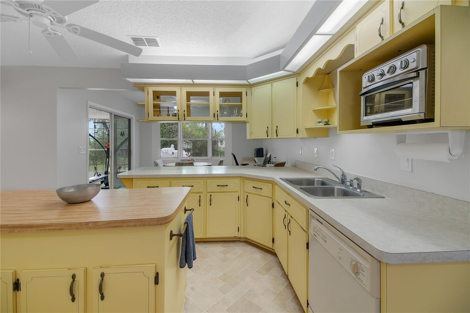 335 RIVER GLASS CT, LEESBURG, FL, 34788