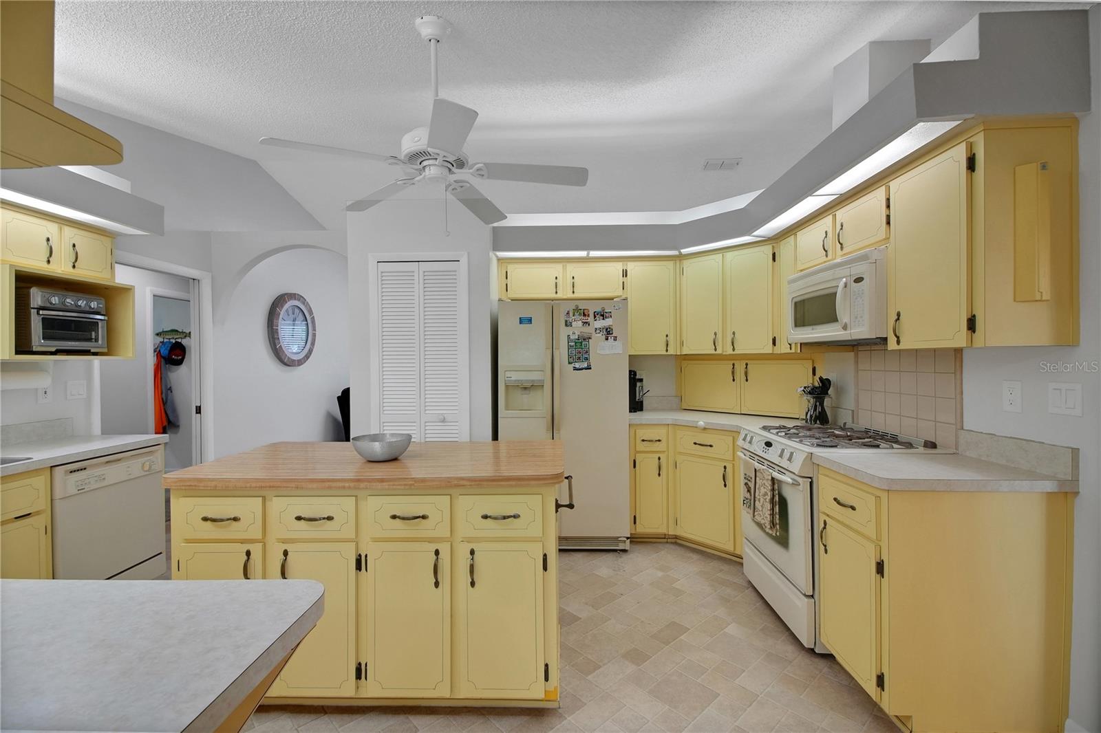 335 RIVER GLASS CT, LEESBURG, FL, 34788