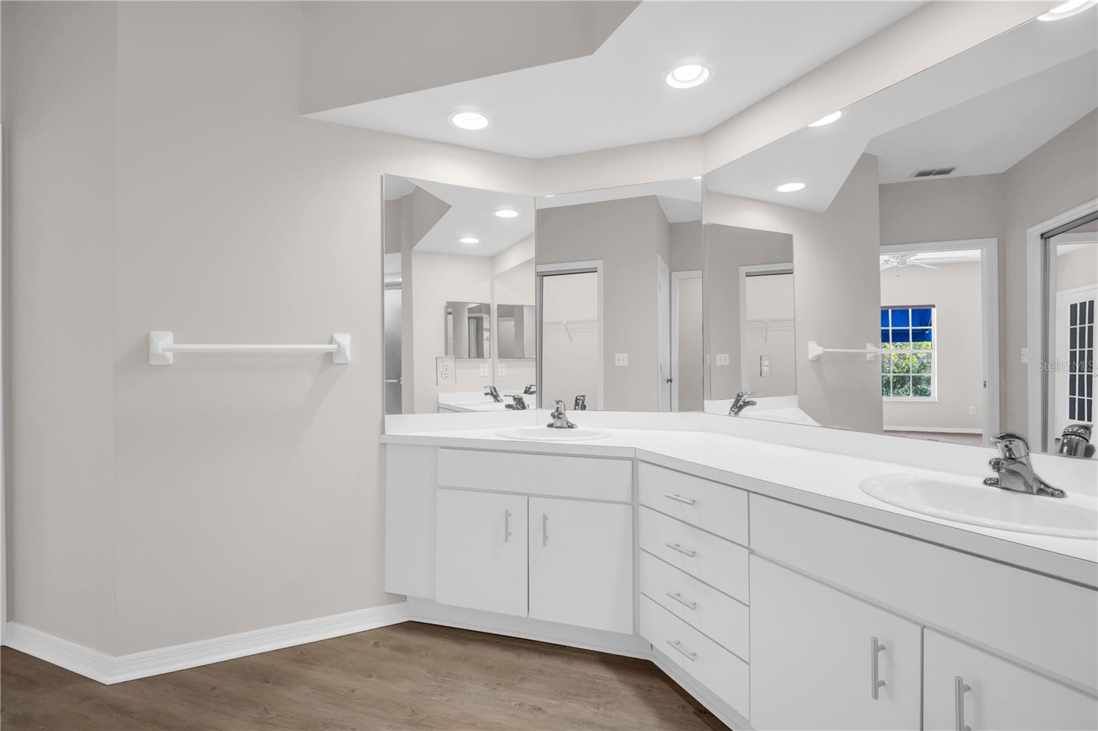 11531 SHIPWATCH DR #1037, LARGO, FL, 33774