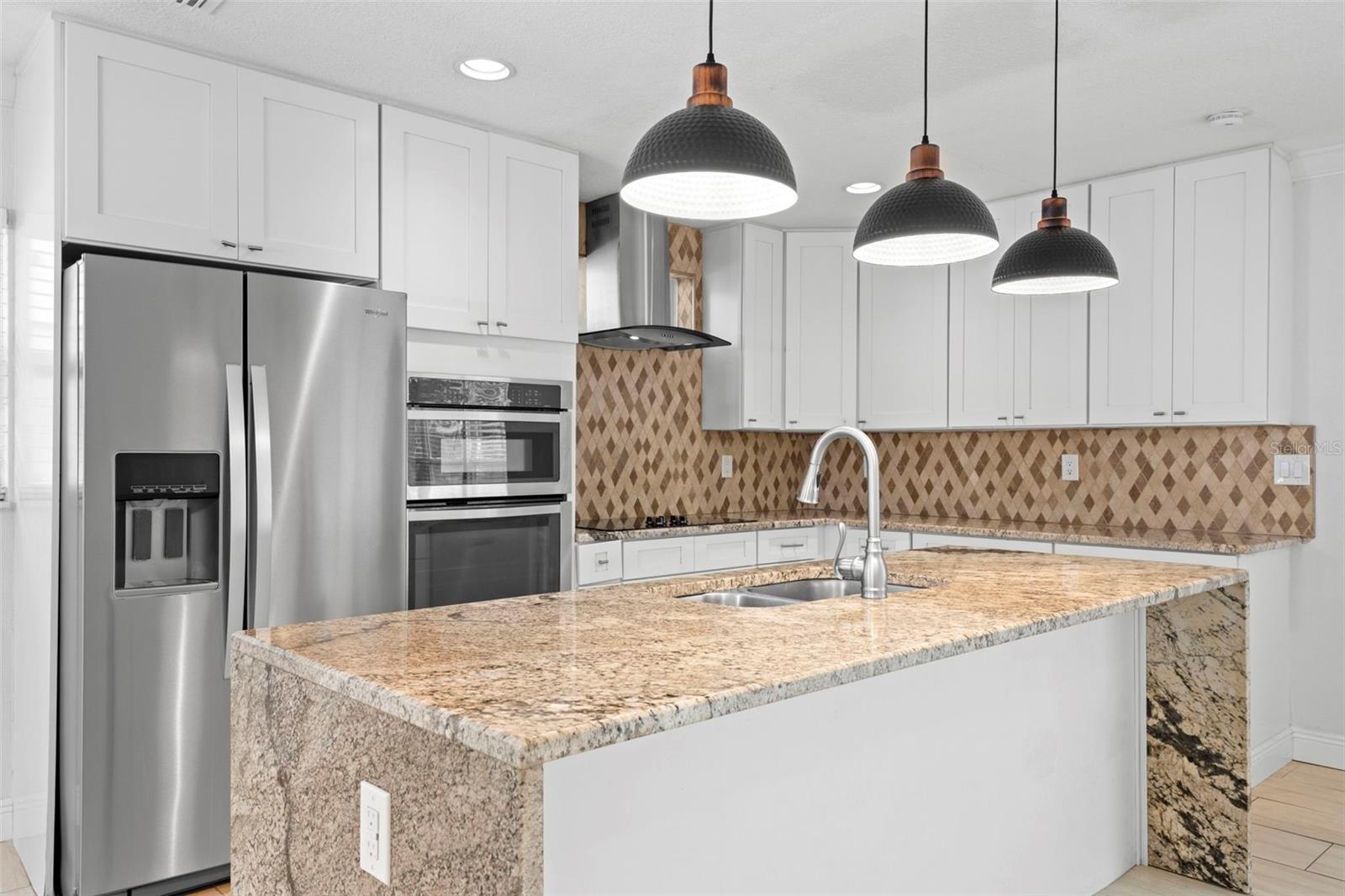 125 CARLYLE DR, PALM HARBOR, FL, 34683