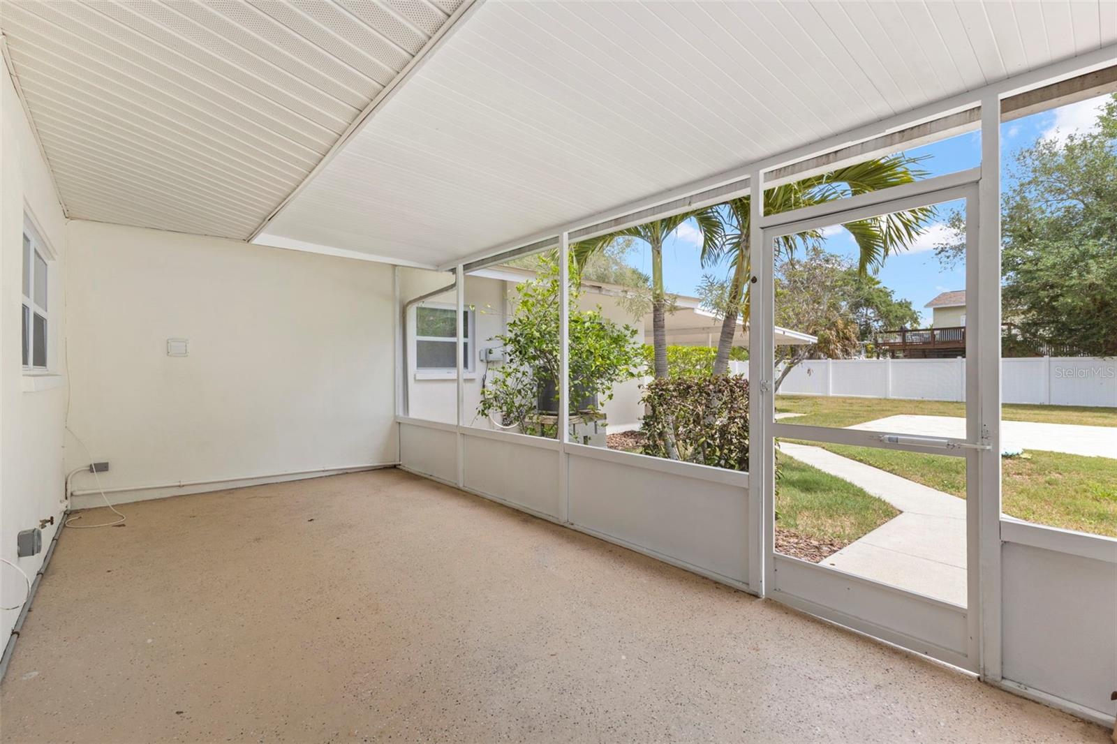 125 CARLYLE DR, PALM HARBOR, FL, 34683