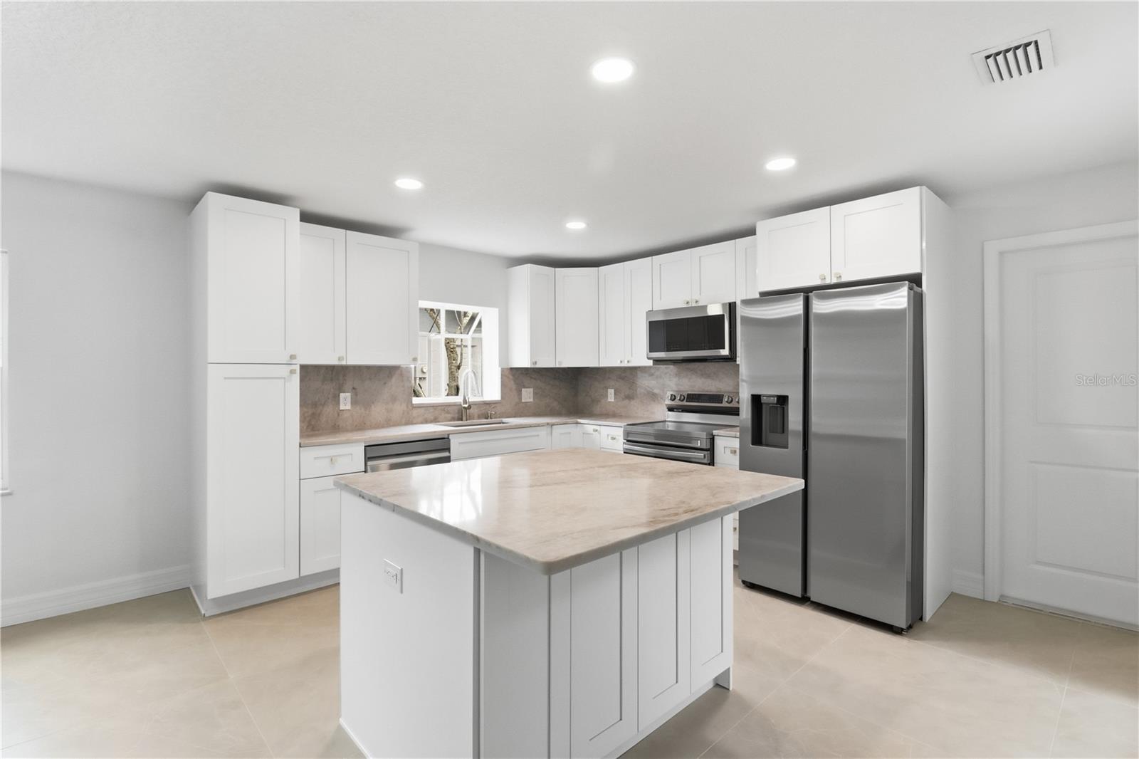 11814 W RIVERHAVEN DR, HOMOSASSA, FL, 34448