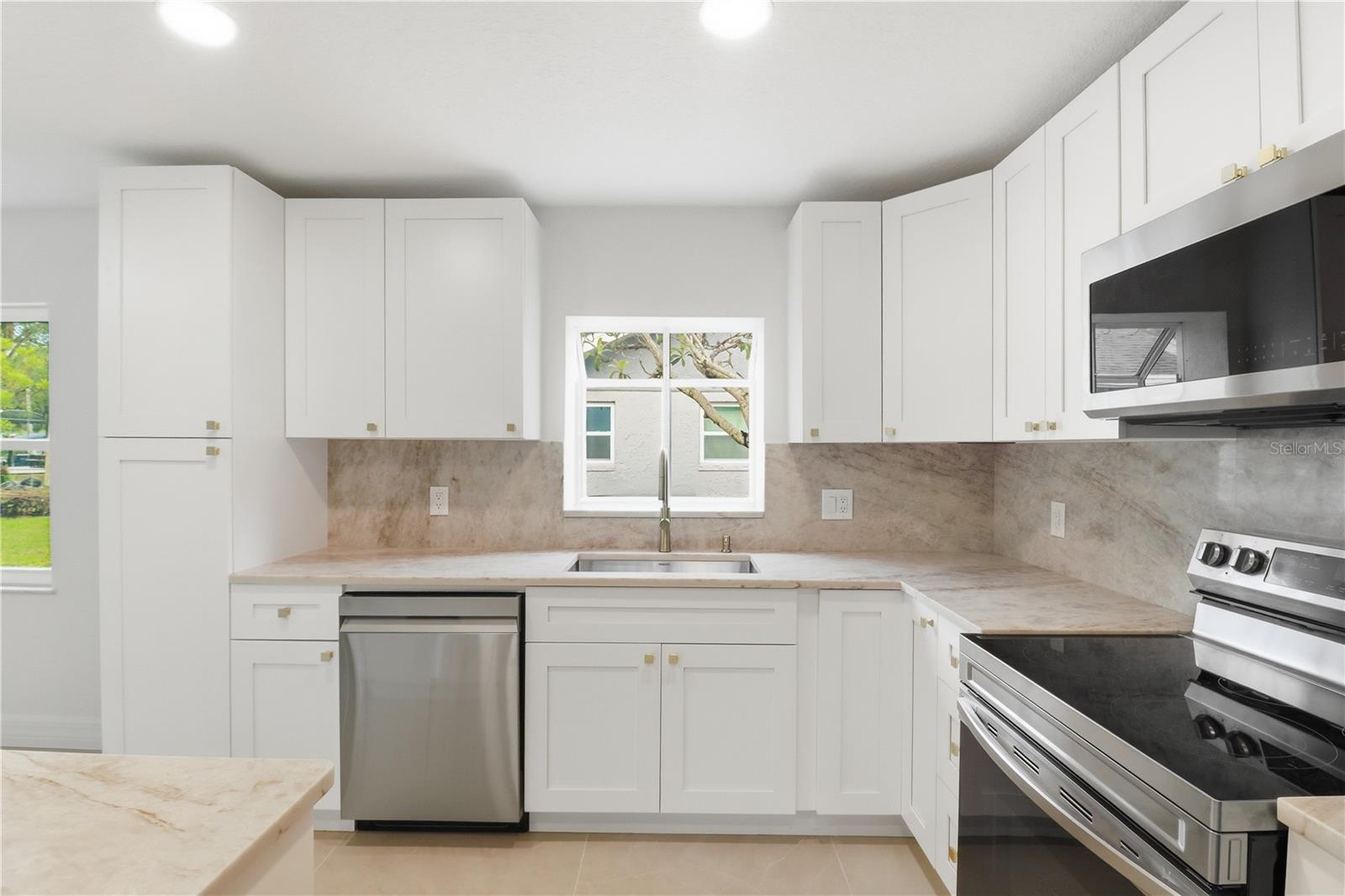 11814 W RIVERHAVEN DR, HOMOSASSA, FL, 34448