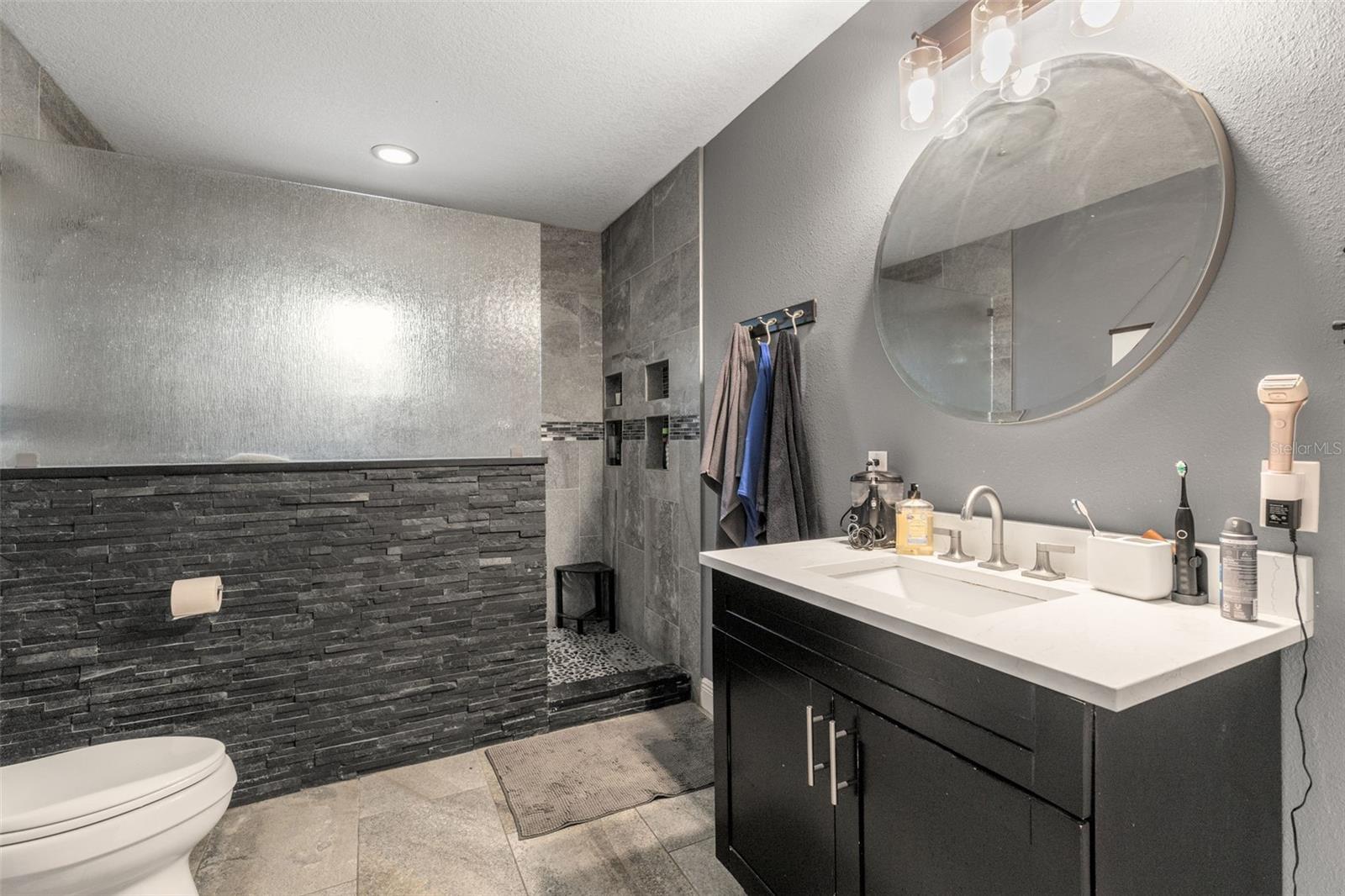 1224 80TH AVE N, ST PETERSBURG, FL, 33702