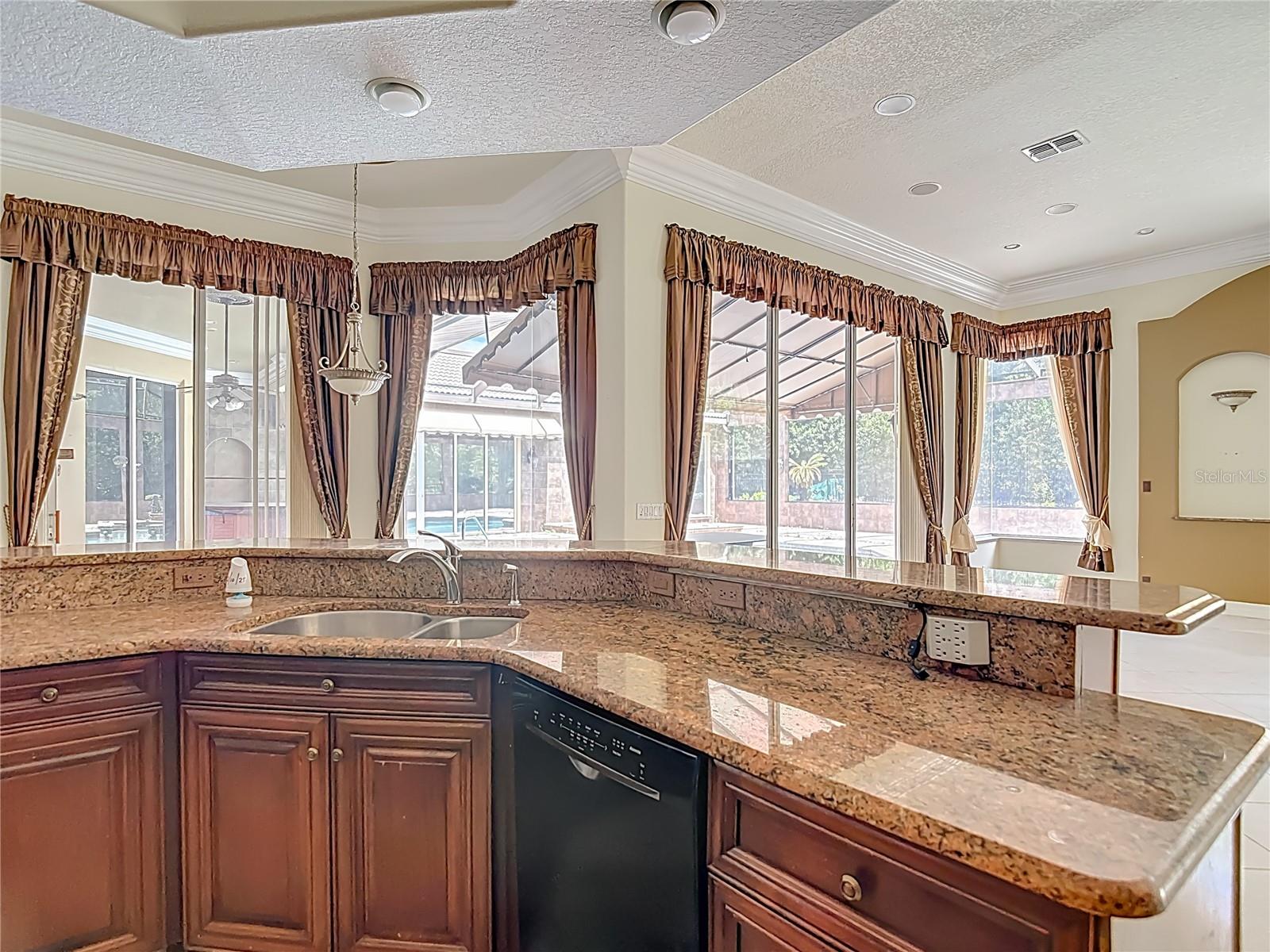 9460 BEARFOOT TRL, WEEKI WACHEE, FL, 34613