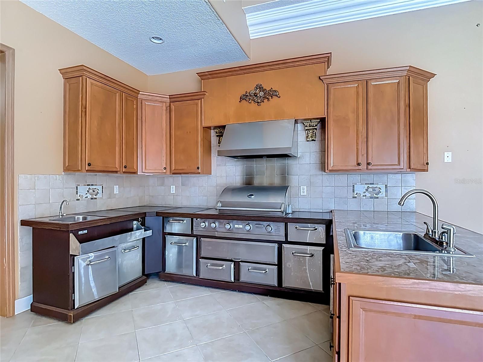 9460 BEARFOOT TRL, WEEKI WACHEE, FL, 34613