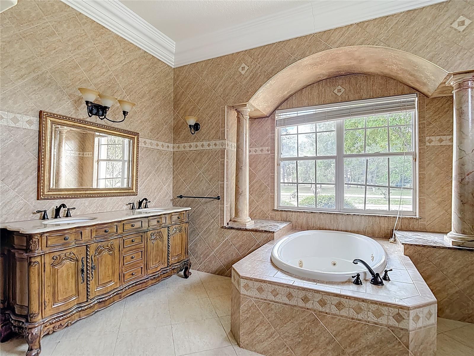 9460 BEARFOOT TRL, WEEKI WACHEE, FL, 34613