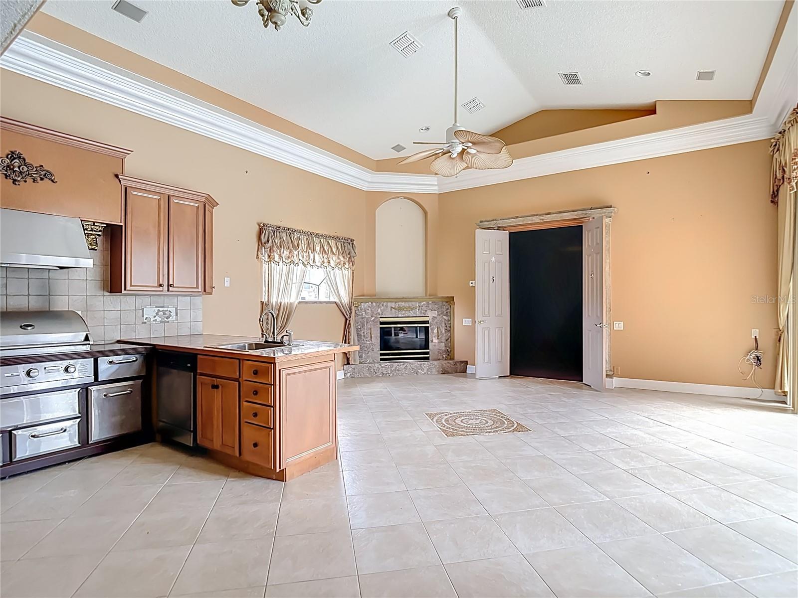9460 BEARFOOT TRL, WEEKI WACHEE, FL, 34613