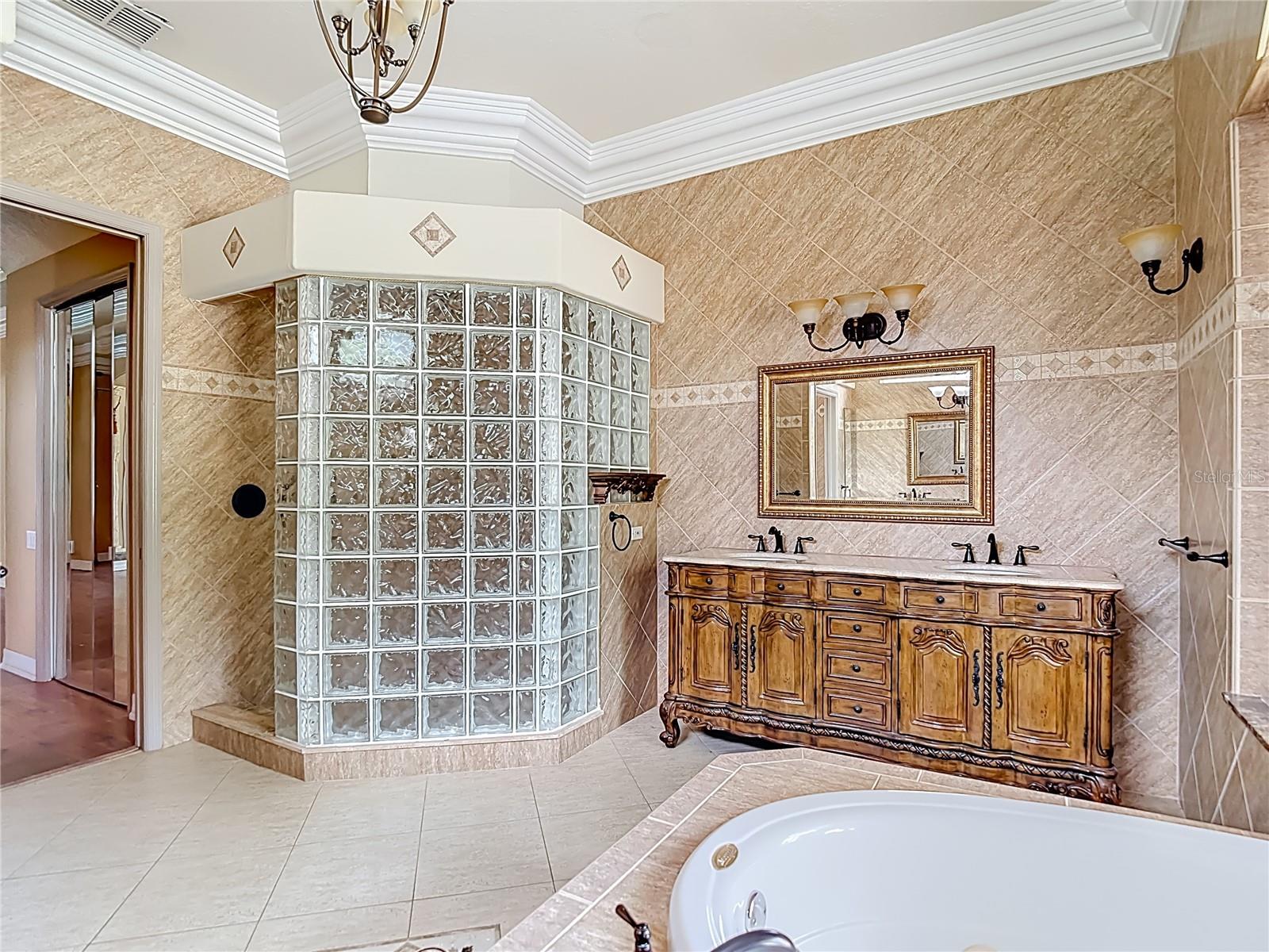 9460 BEARFOOT TRL, WEEKI WACHEE, FL, 34613