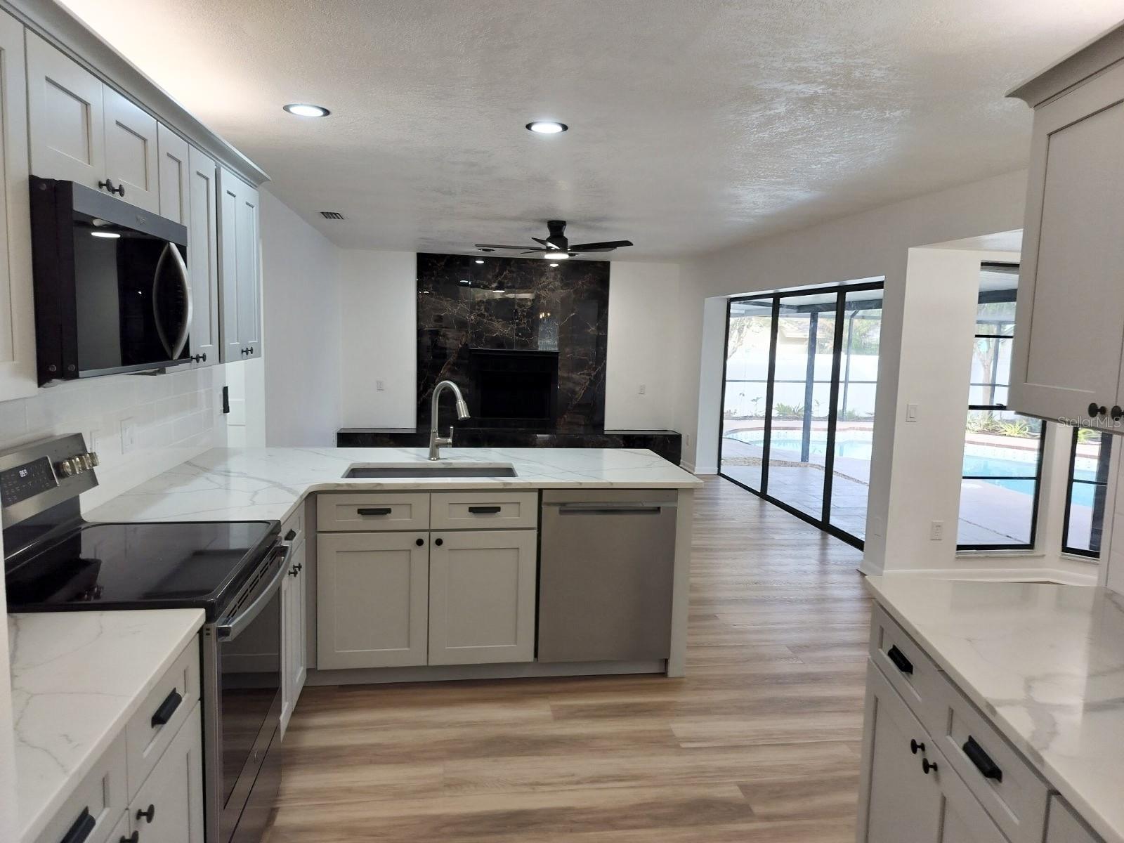 3403 Bloomingdale Oaks