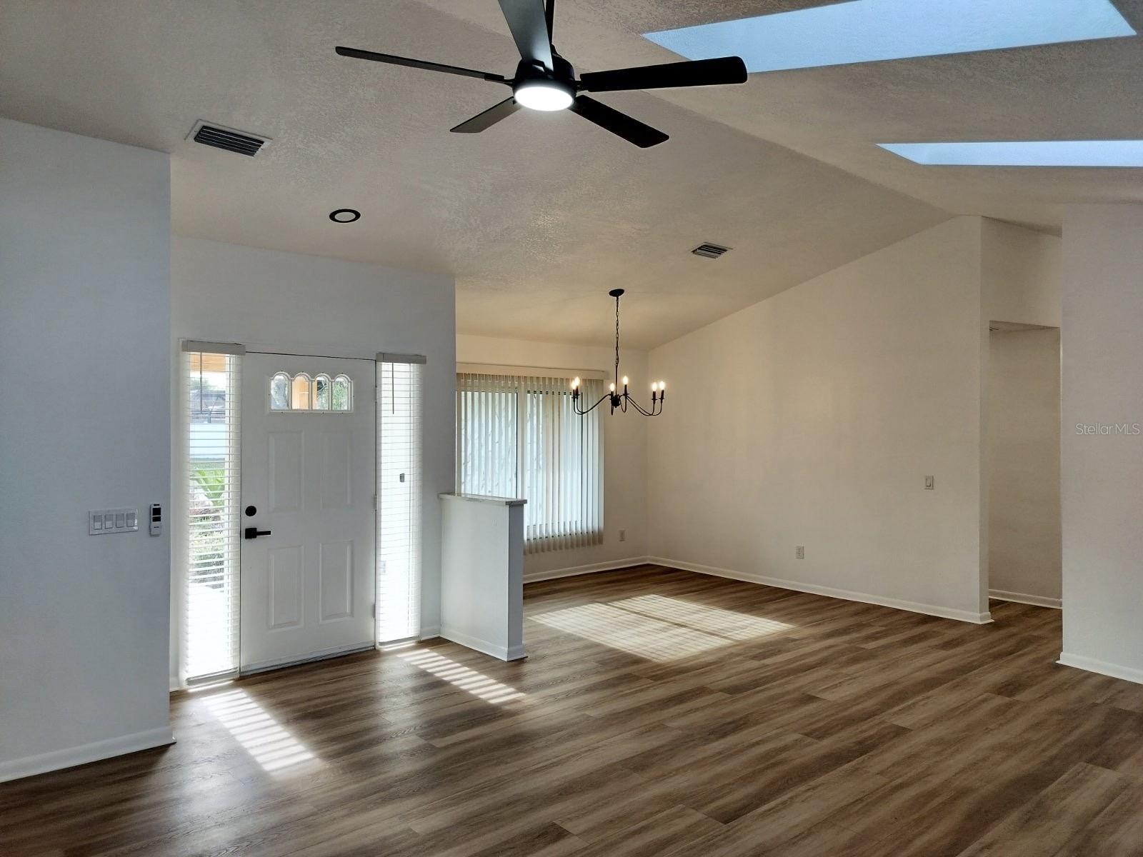 3403 Bloomingdale Oaks