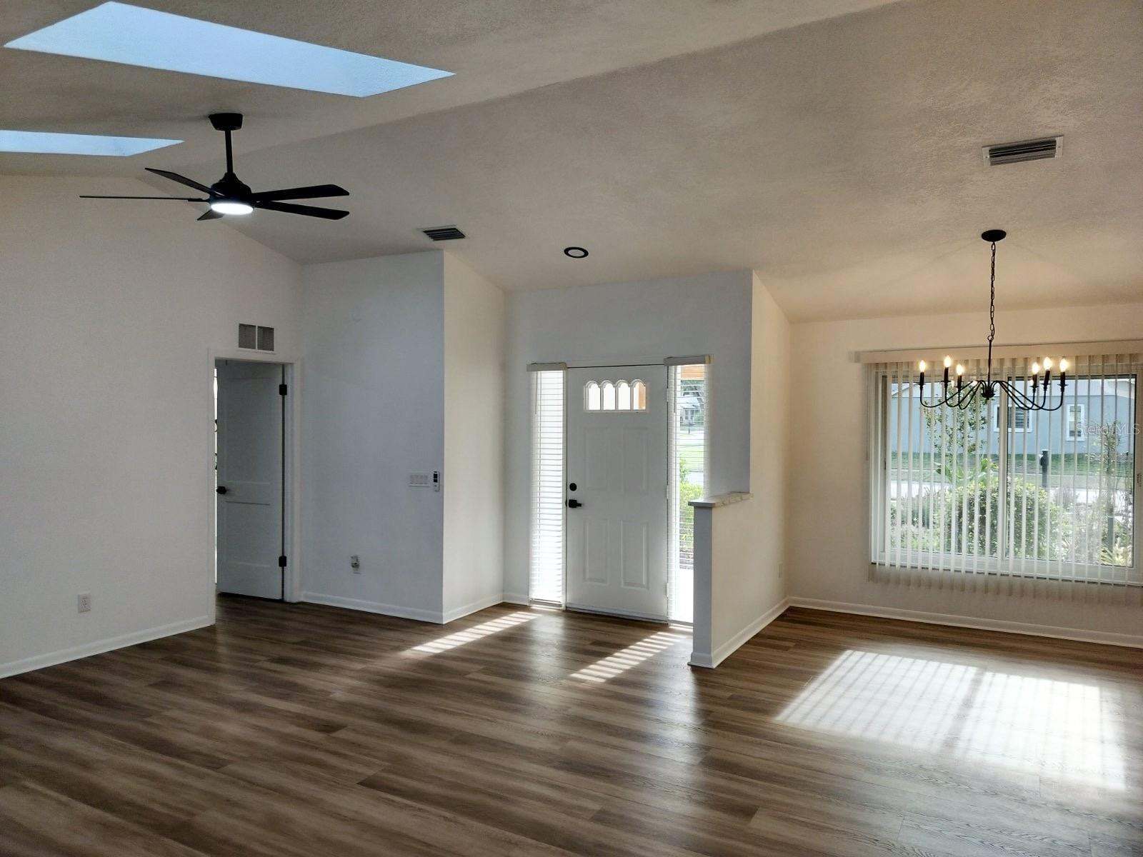 3403 Bloomingdale Oaks