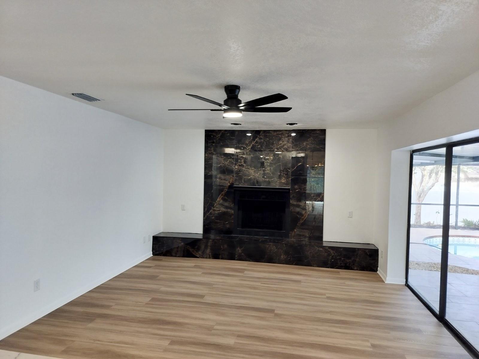 3403 Bloomingdale Oaks