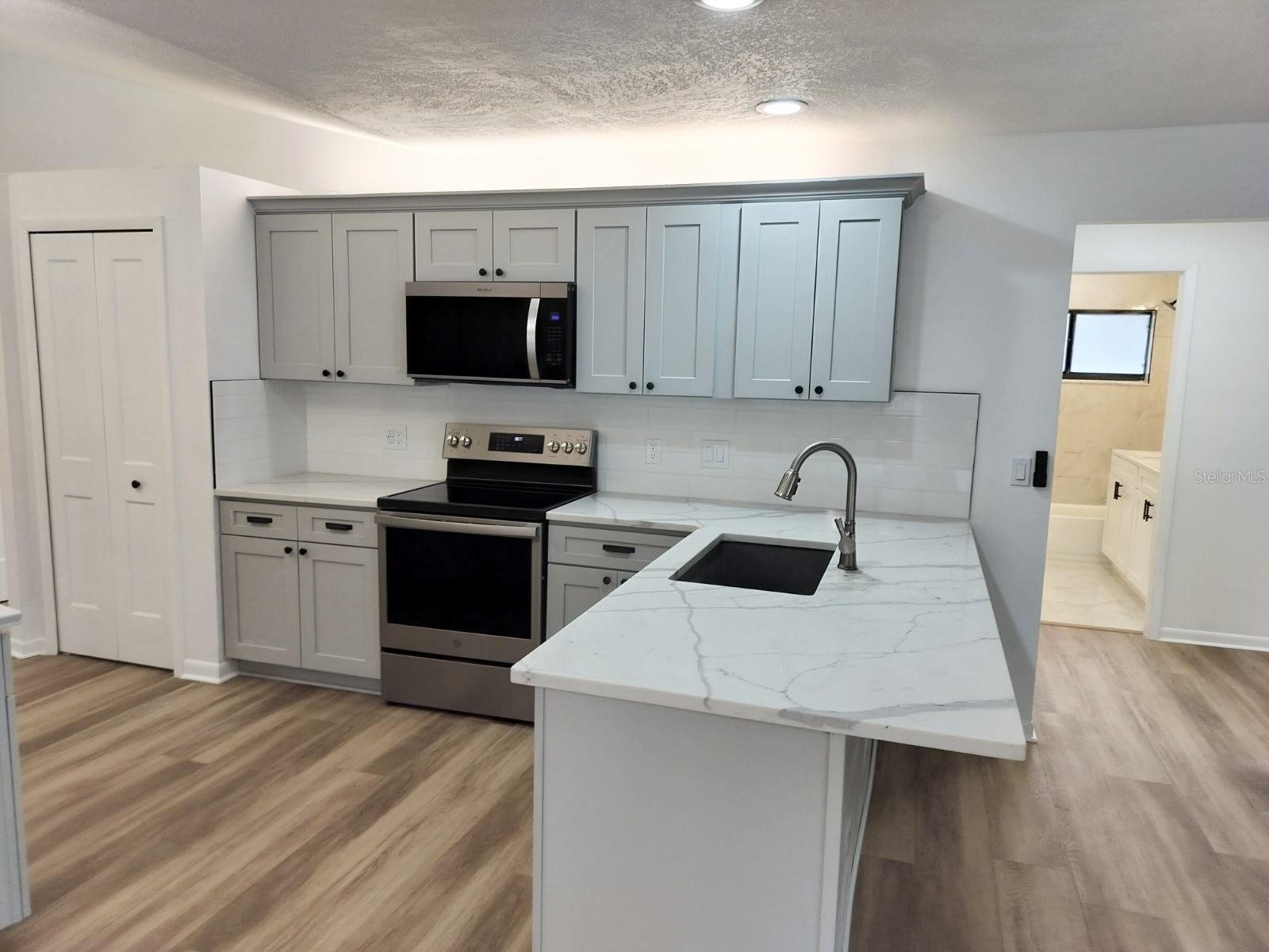 3403 Bloomingdale Oaks