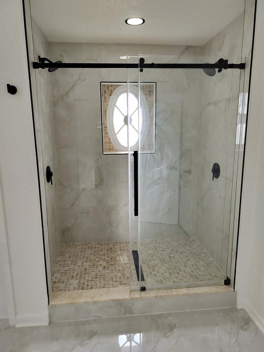 3403 Bloomingdale Oaks