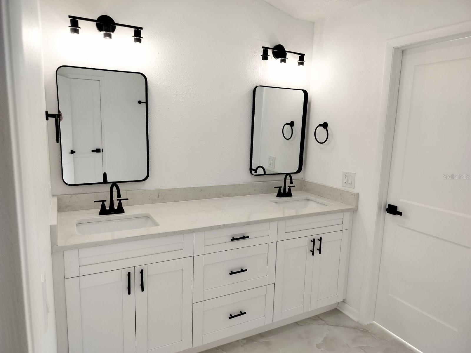 3403 Bloomingdale Oaks