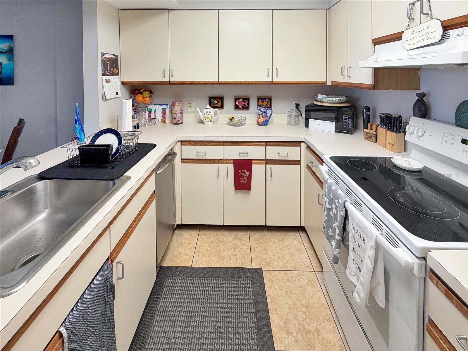 2333 FEATHER SOUND DR #C206, CLEARWATER, FL, 33762