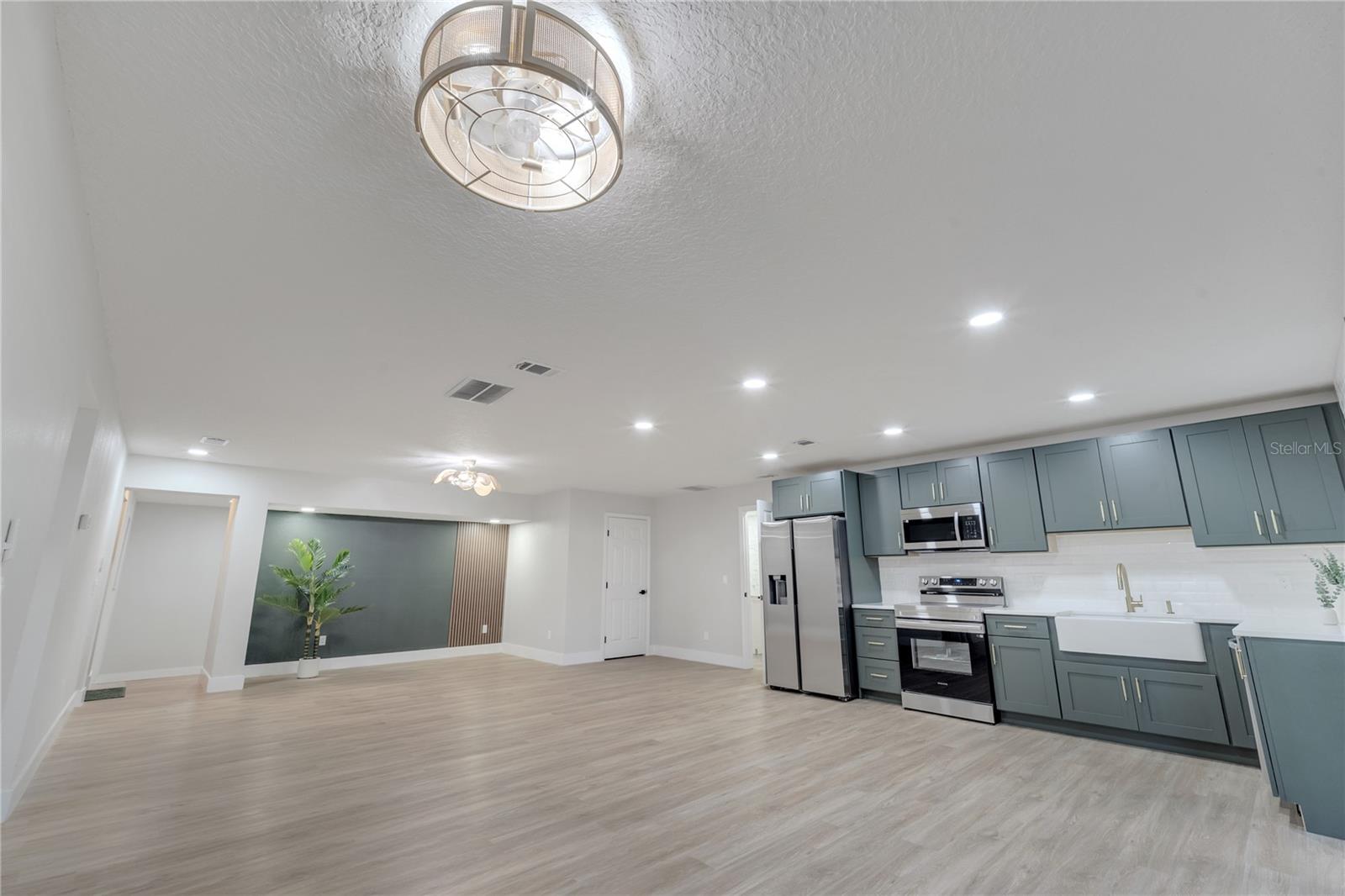 7043 CARLENE DR, ORLANDO, FL, 32835