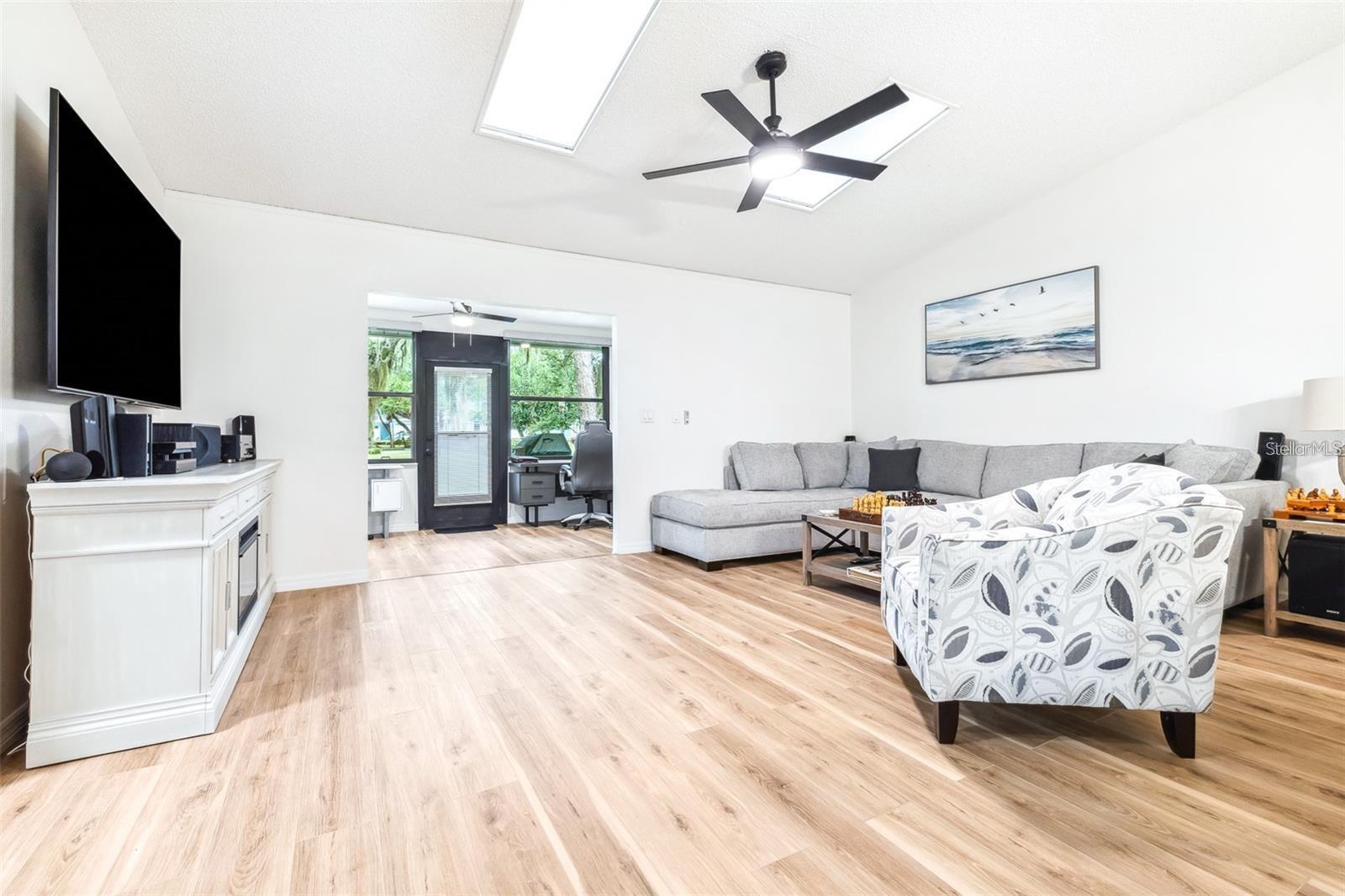 2201 PINE DR, TARPON SPRINGS, FL, 34689
