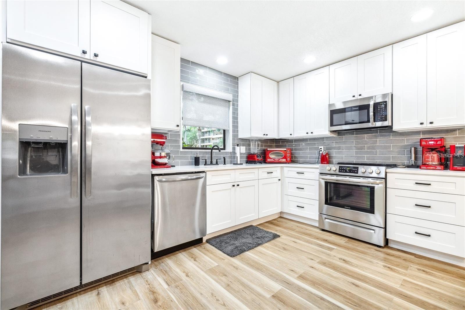 2201 PINE DR, TARPON SPRINGS, FL, 34689