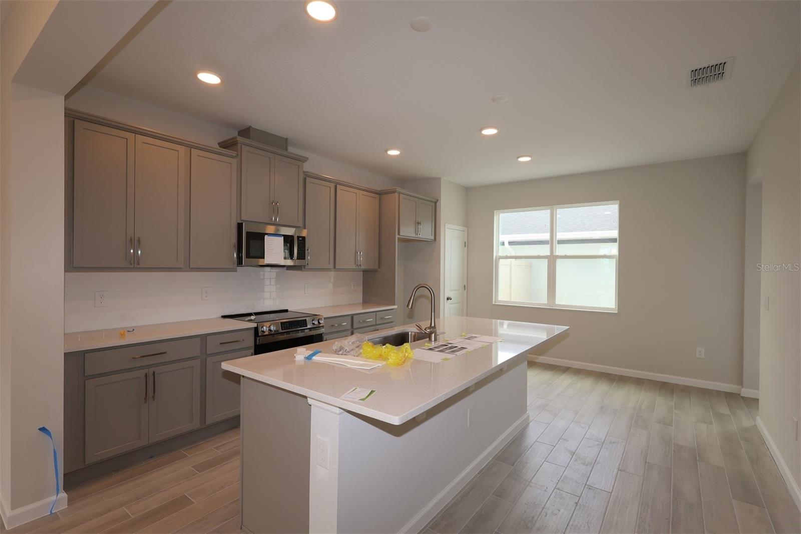 1402 MOUNT ROYAL DR, ST CLOUD, FL, 34771