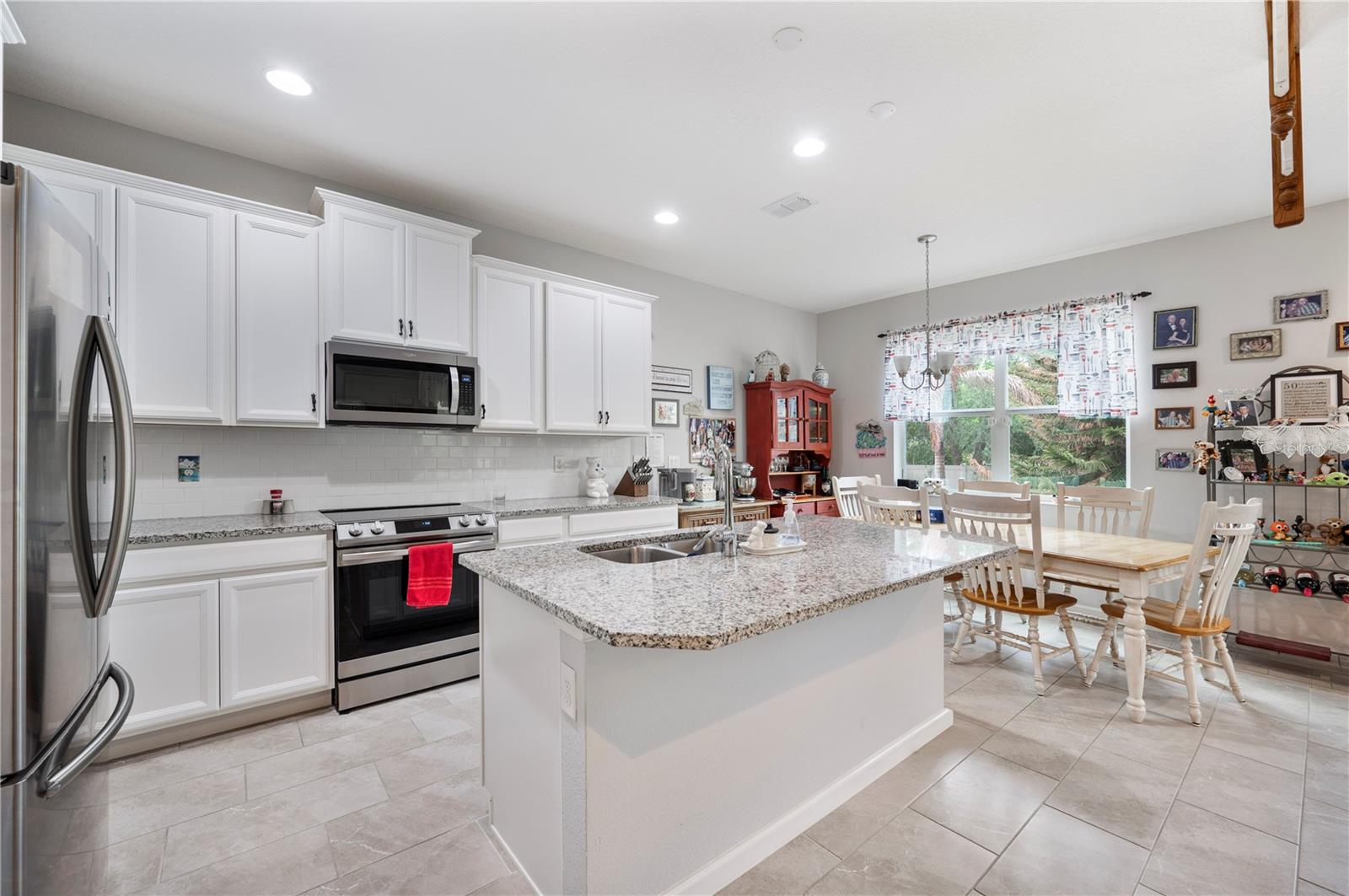 437 SAPPHIRE DR, DAVENPORT, FL, 33837