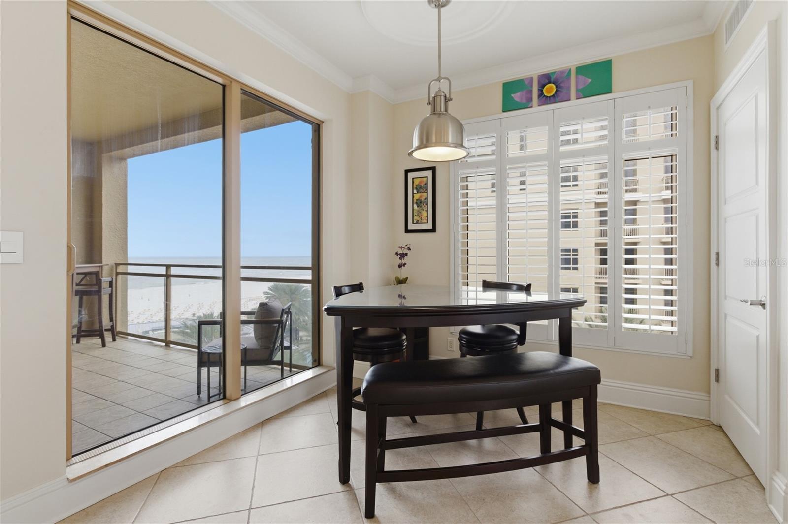 Chic nook in the kitchen overlooking the Gulf