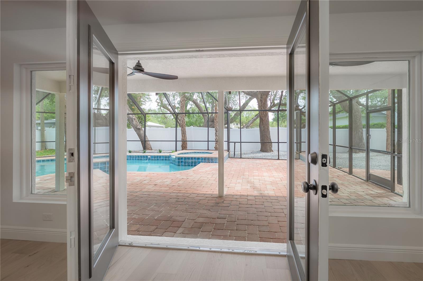 471 W DAVIS BLVD, TAMPA, FL, 33606