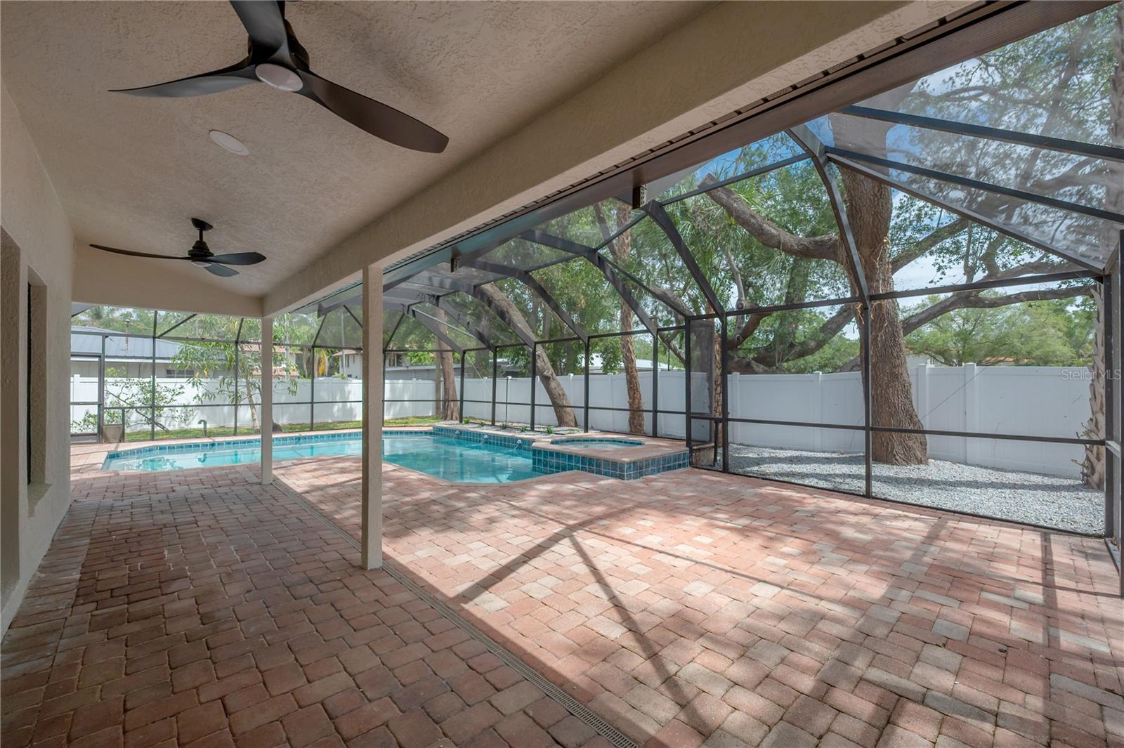 471 W DAVIS BLVD, TAMPA, FL, 33606