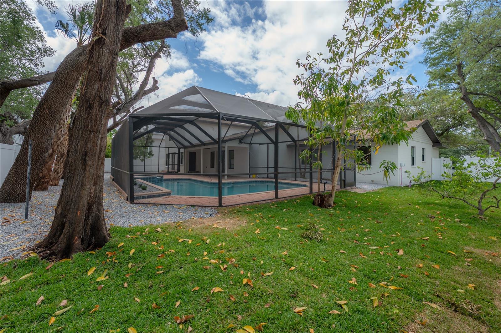 471 W DAVIS BLVD, TAMPA, FL, 33606