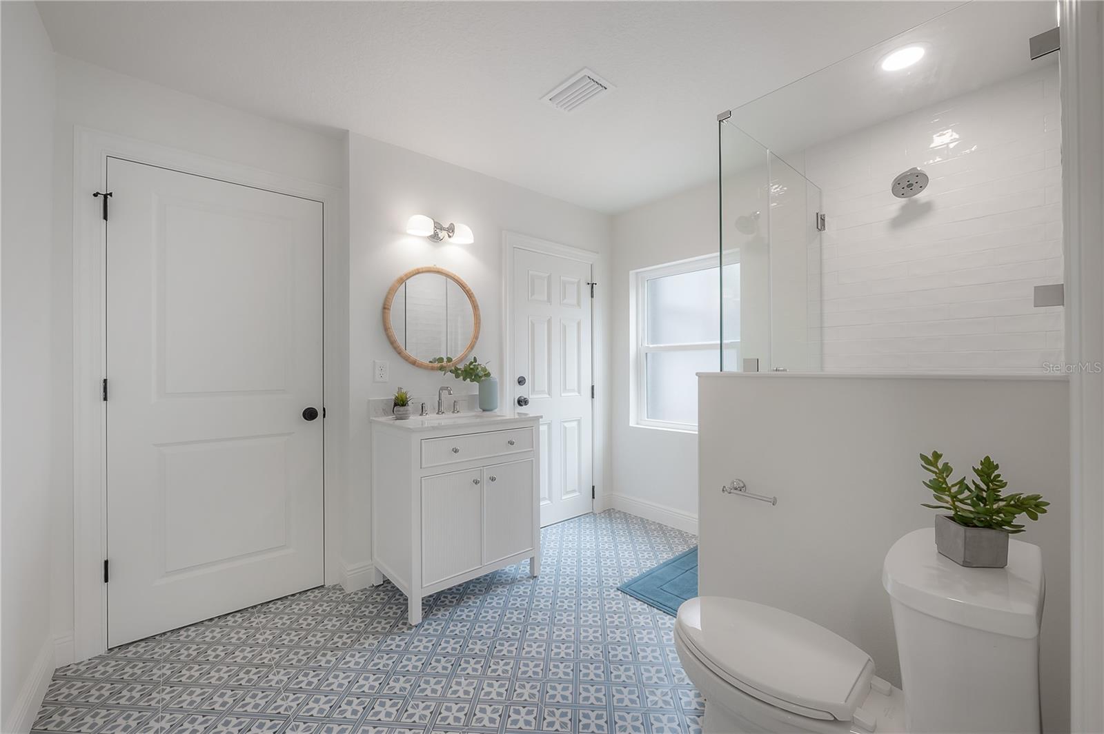 471 W DAVIS BLVD, TAMPA, FL, 33606