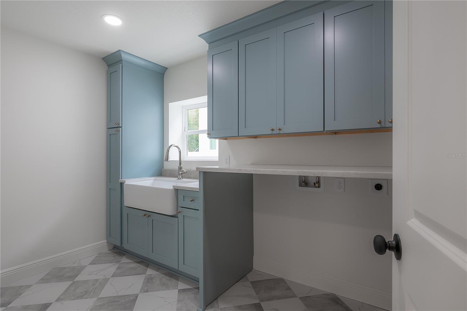 471 W DAVIS BLVD, TAMPA, FL, 33606