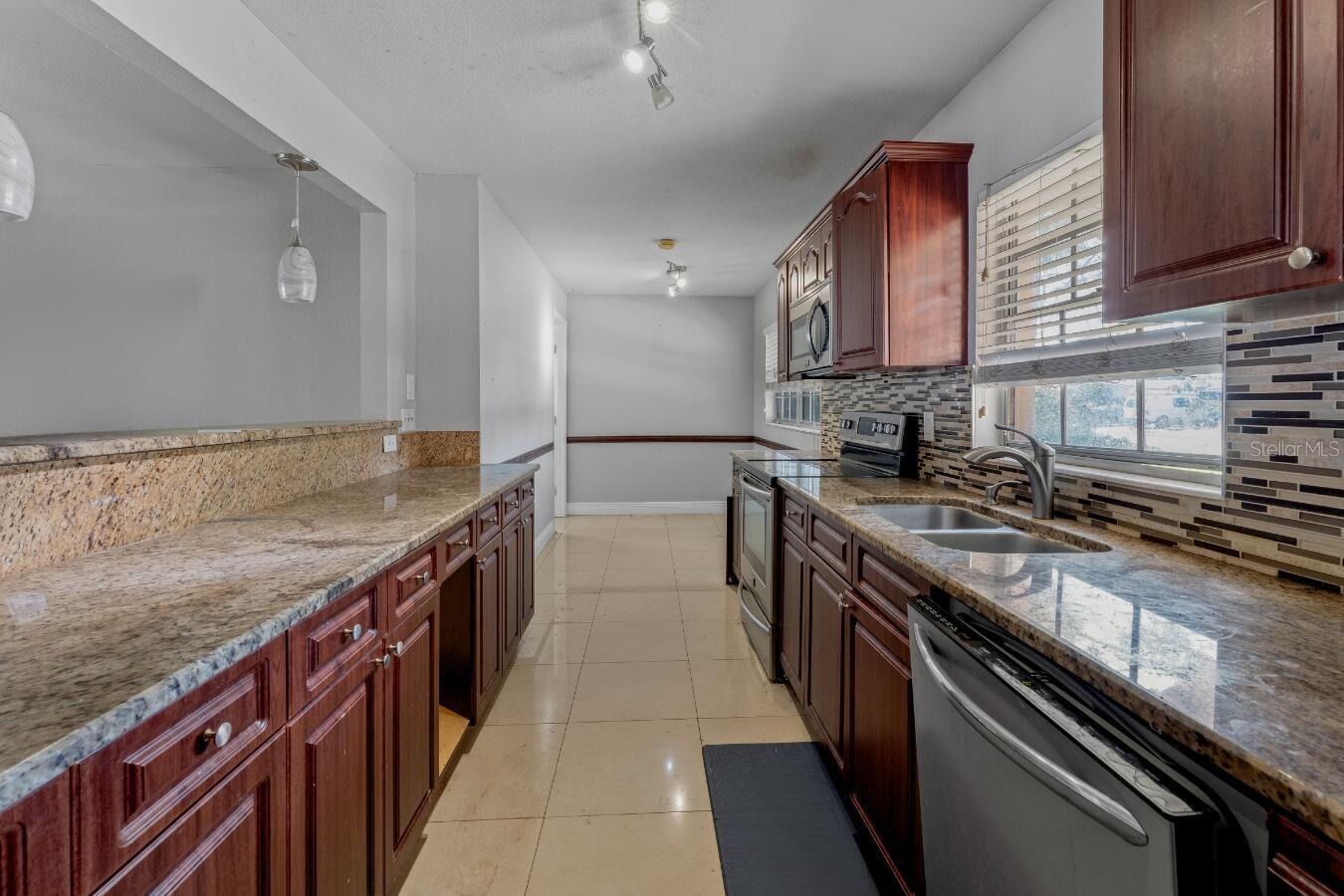 6023 ELDORADO DR, TAMPA, FL, 33615