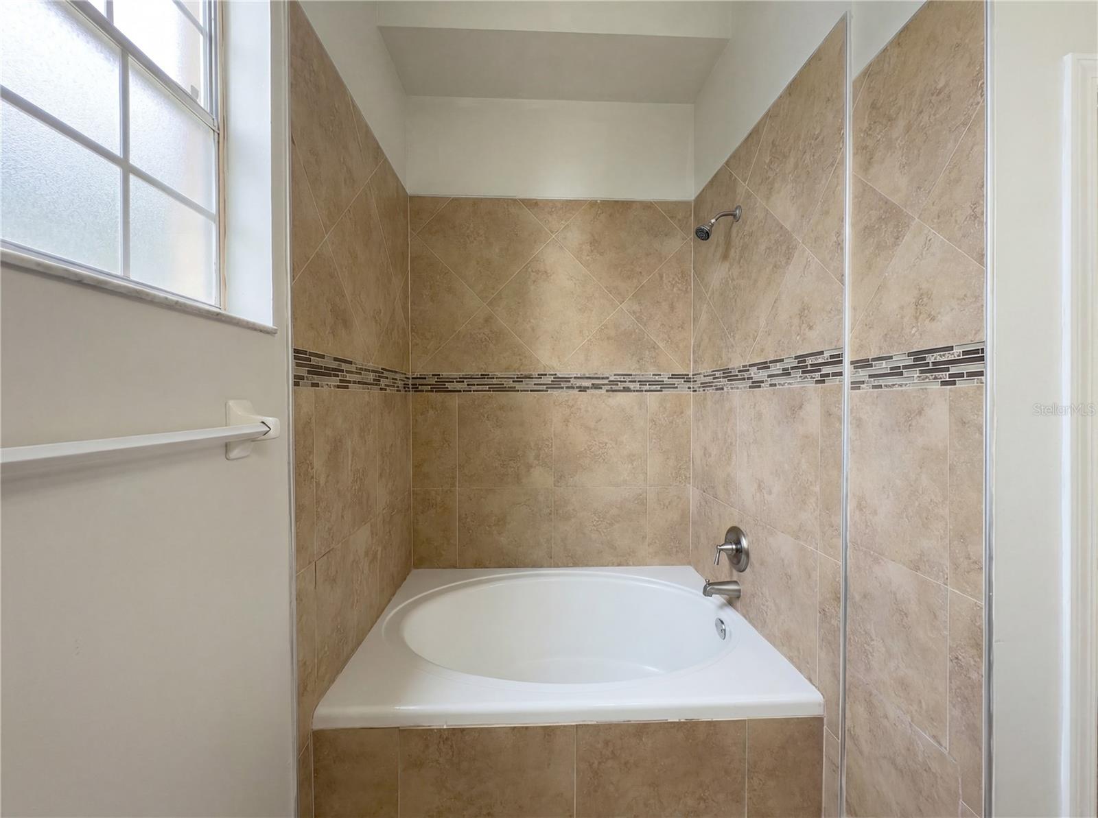 1696 CHATHAM CIR, APOPKA, FL, 32703