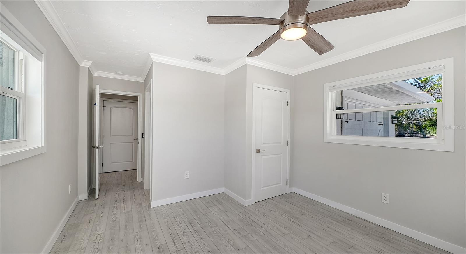 306 ISLAND CIR, SARASOTA, FL, 34242