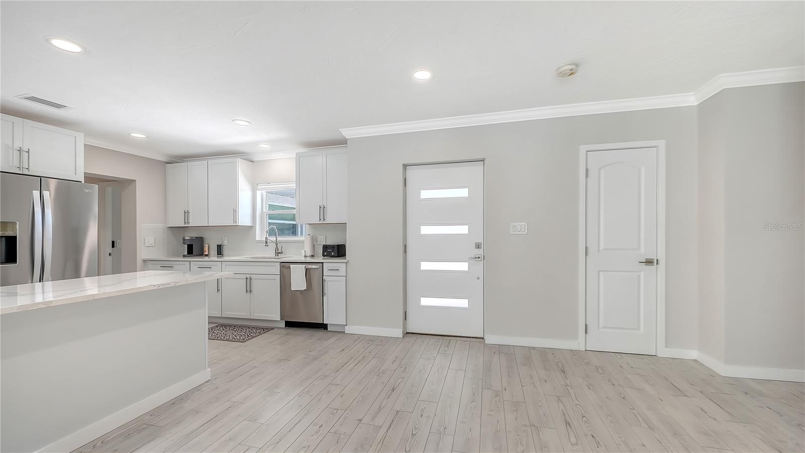 306 ISLAND CIR, SARASOTA, FL, 34242