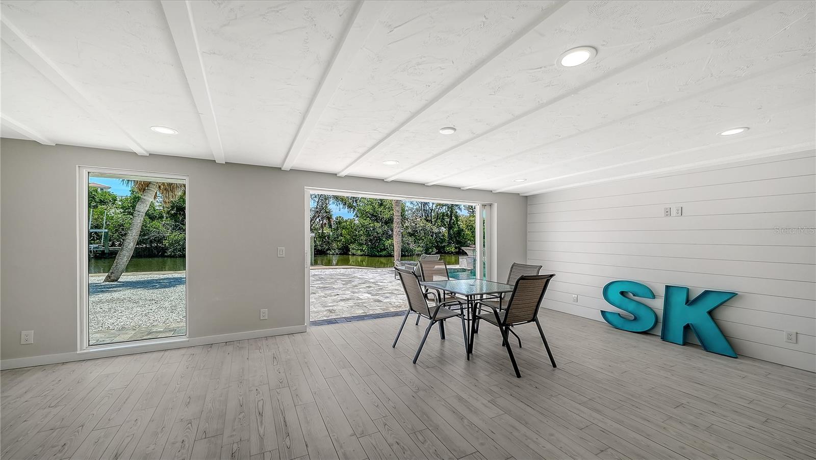 306 ISLAND CIR, SARASOTA, FL, 34242