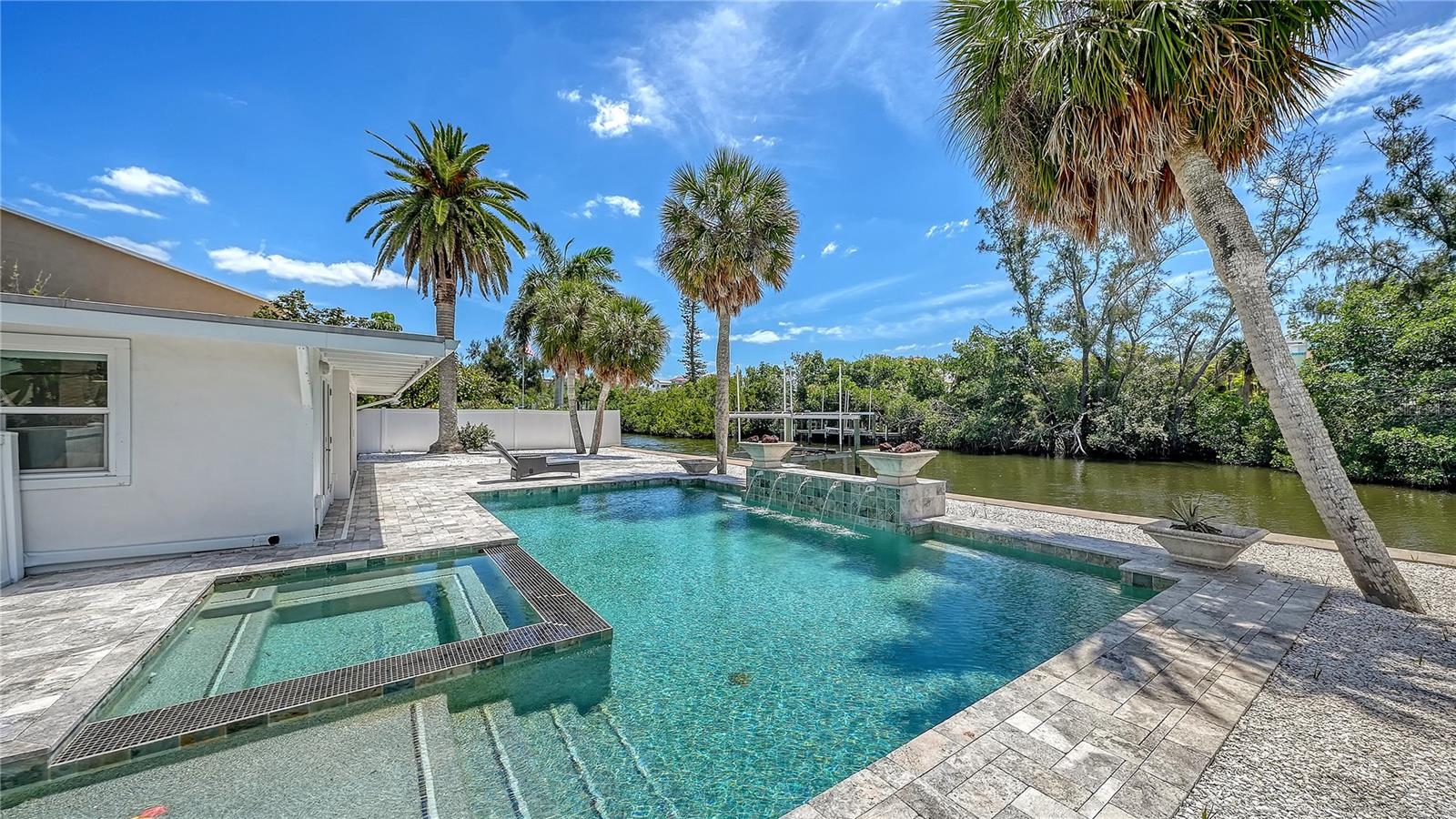 306 ISLAND CIR, SARASOTA, FL, 34242