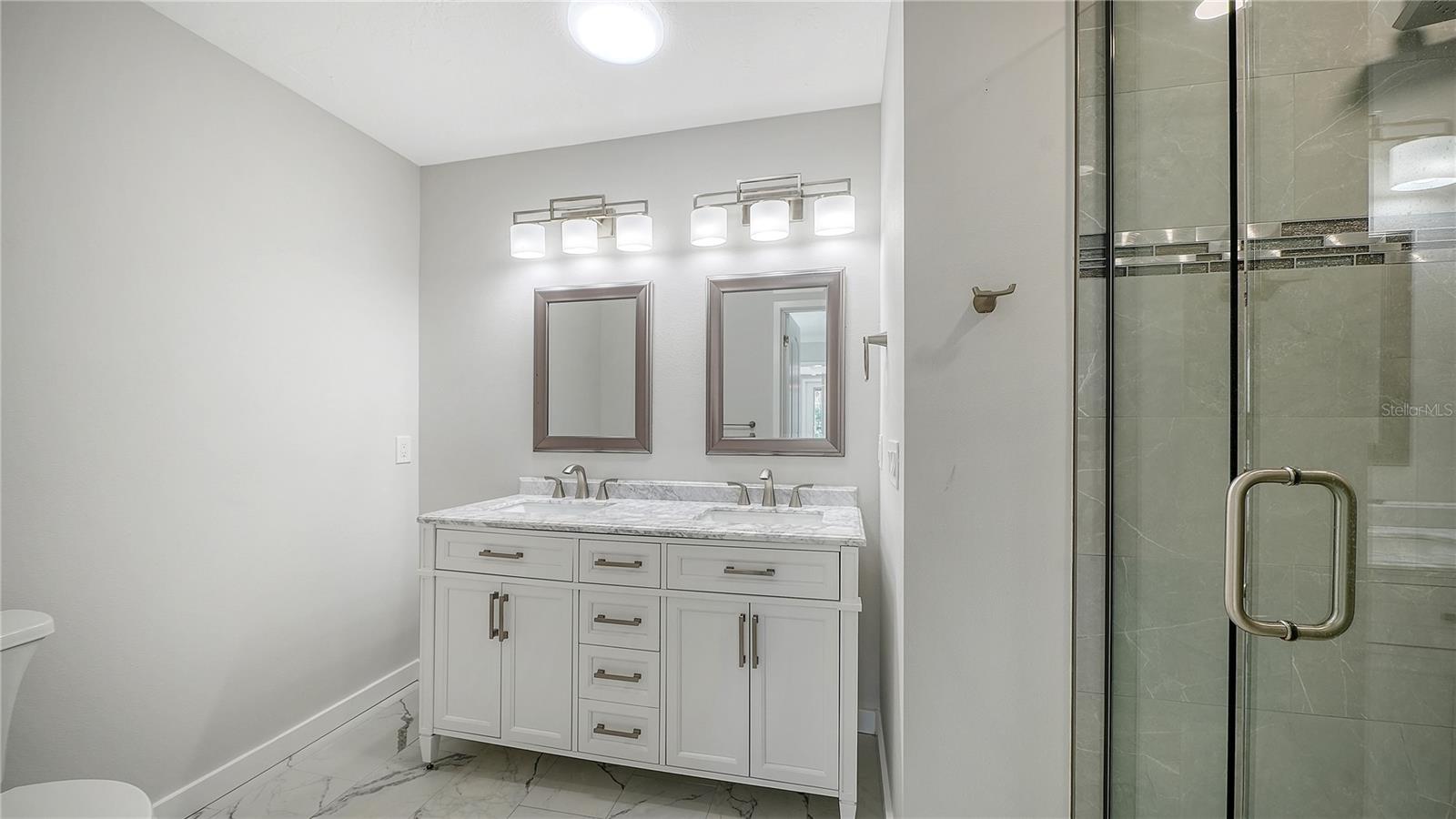 306 ISLAND CIR, SARASOTA, FL, 34242