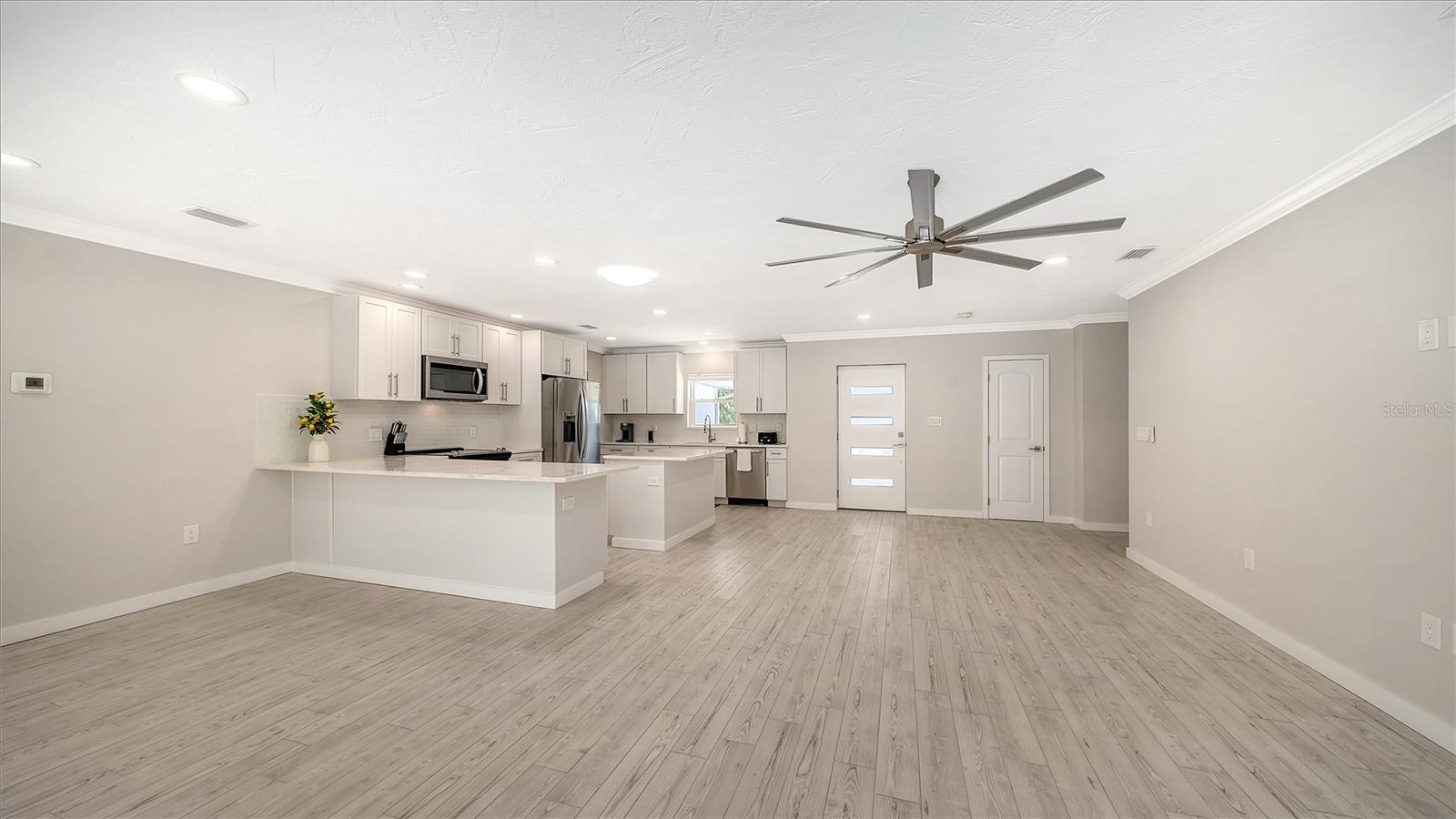 306 ISLAND CIR, SARASOTA, FL, 34242