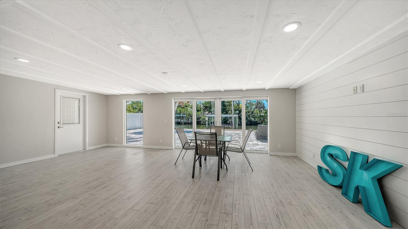 306 ISLAND CIR, SARASOTA, FL, 34242