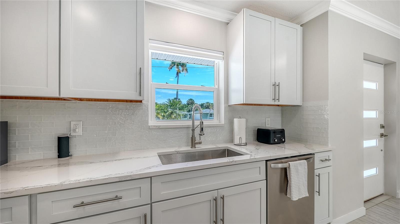 306 ISLAND CIR, SARASOTA, FL, 34242