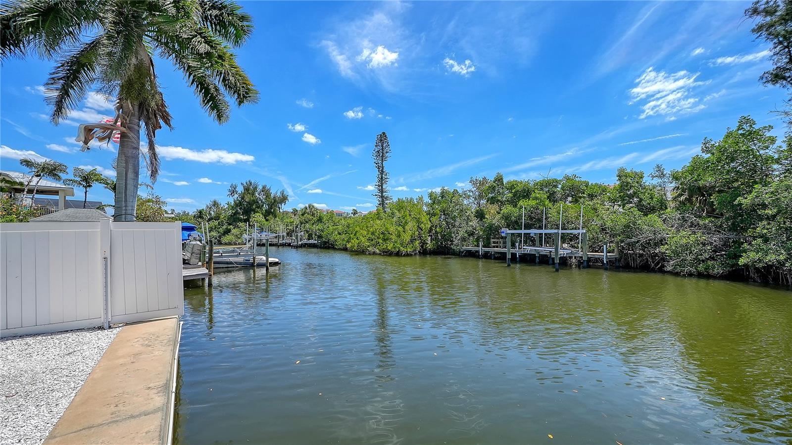 306 ISLAND CIR, SARASOTA, FL, 34242