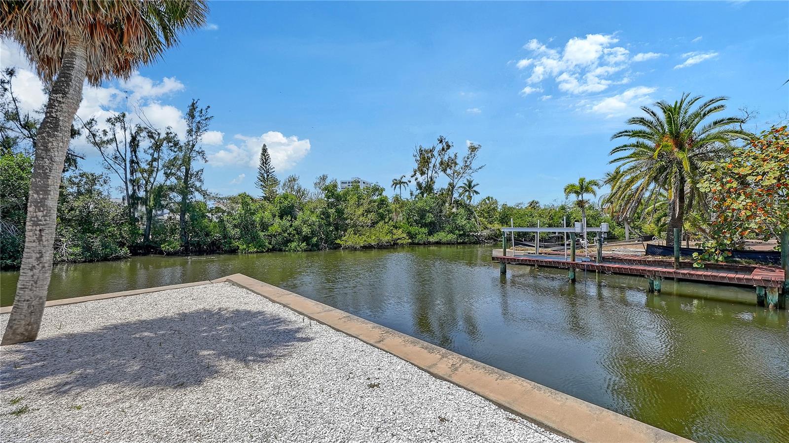 306 ISLAND CIR, SARASOTA, FL, 34242