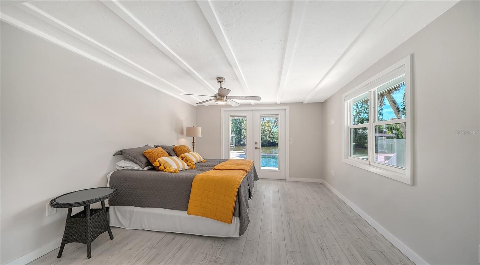 306 ISLAND CIR, SARASOTA, FL, 34242